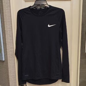 Nike Pro Dri Fit Long Sleeve Base Layer. Mens Medium